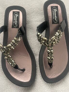 Granulado Black Jeweled Thong Sandals - Black/Gold Accents